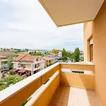 Apartmán Guesthost - Lovely Flat 100m From Sea With Terrace *