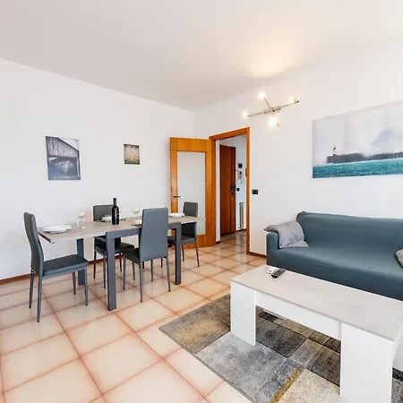 Guesthost - Lovely Flat 100m From Sea With Terrace Appartamento