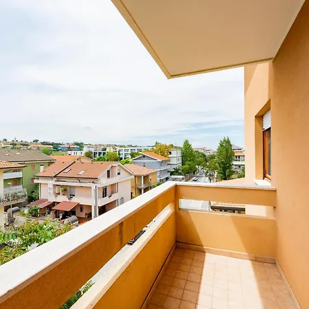 Appartamento Guesthost - Lovely Flat 100m From Sea With Terrace *