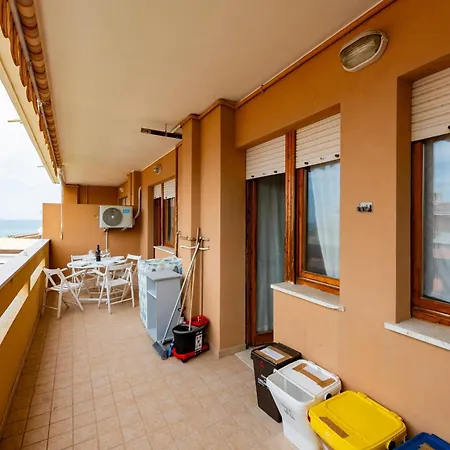 Guesthost - Lovely Flat 100m From Sea With Terrace شقة فرانكافيلا أل ماري