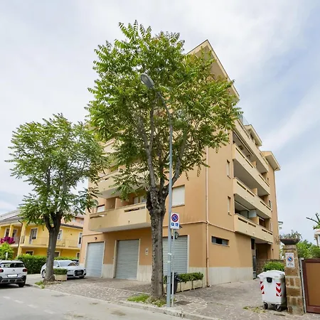 شقة Guesthost - Lovely Flat 100m From Sea With Terrace فرانكافيلا أل ماري