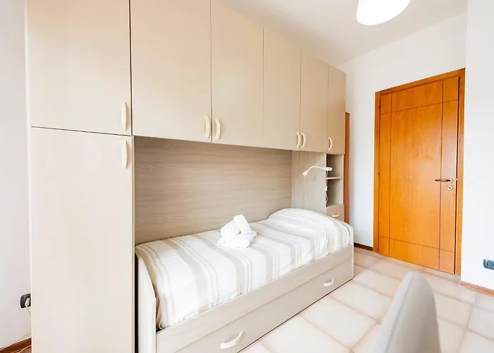 Guesthost - Lovely Flat 100m From Sea With Terrace شقة فرانكافيلا أل ماري