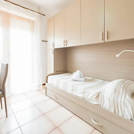 Guesthost - Lovely Flat 100m From Sea With Terrace شقة فرانكافيلا أل ماري