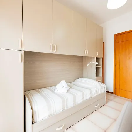 Guesthost - Lovely Flat 100m From Sea With Terrace شقة فرانكافيلا أل ماري