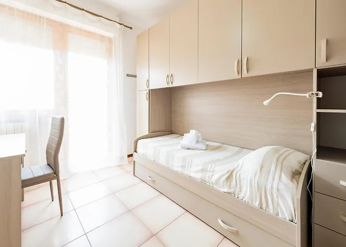 Guesthost - Lovely Flat 100m From Sea With Terrace アパート フランカヴィッラ・アル・マーレ