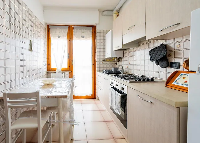 Guesthost - Lovely Flat 100m From Sea With Terrace フランカヴィッラ・アル・マーレ