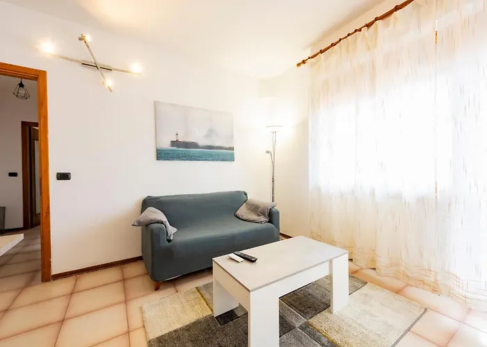 Guesthost - Lovely Flat 100m From Sea With Terrace