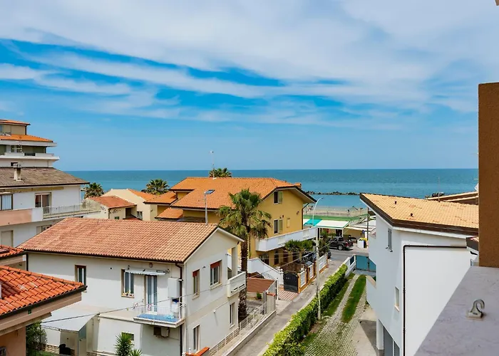 Guesthost - Lovely Flat 100m From Sea With Terrace